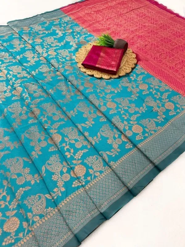Elegant_Turquoise_and_Magenta_Banarasi_Silk_Saree