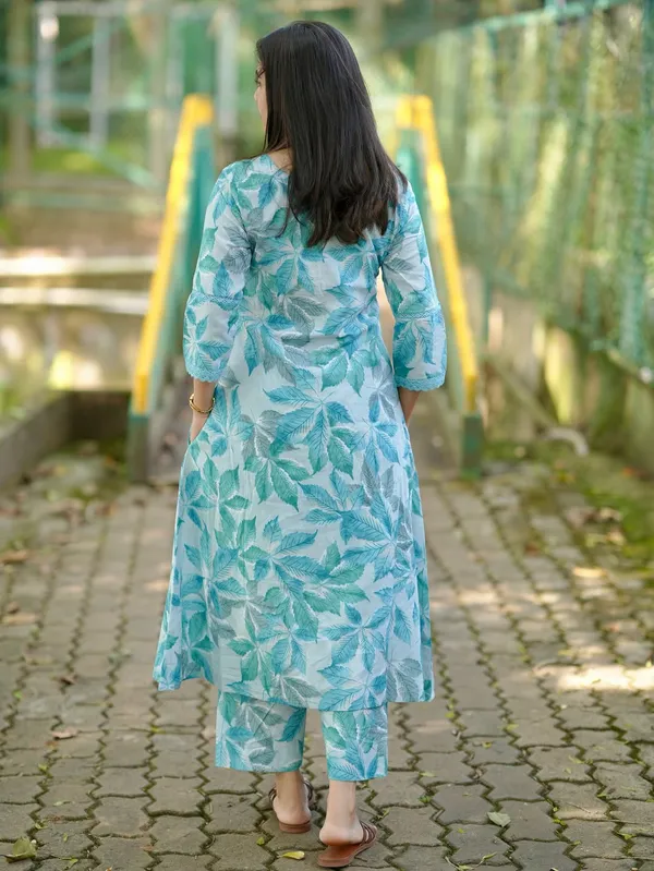 Women_Trendy_Flower_Printed_and_Crosia_Lace_Worked_Cotton_Blue_Kurta_With_Pant
