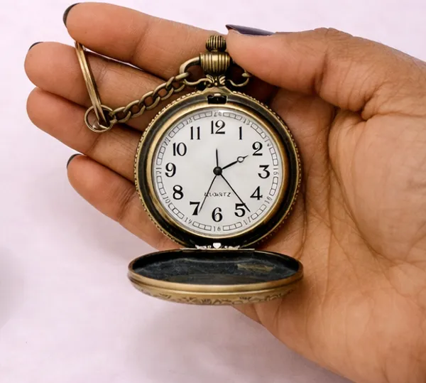 Transparent_Vintage_Pocket_Watch_With_Keychain_|_Classic_Vintage_Gift