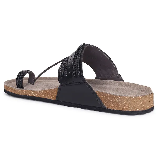 PLUSH-Stylish_Footwear