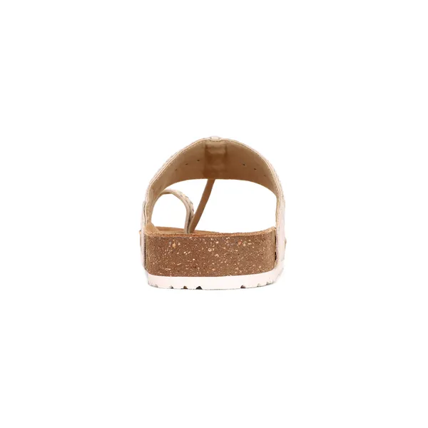PLUSH-Stylish_Footwear