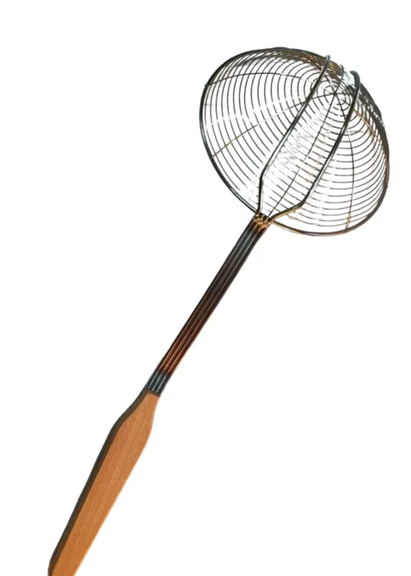 Stainless_Steel_Wood_Grip_Long_Handle_Spider_Skimmer_48_Cm