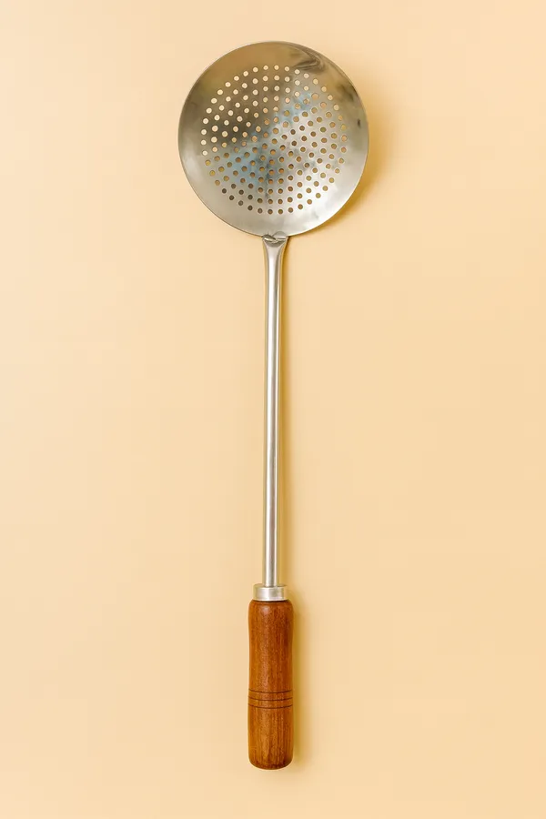 Stainless_Steel_Wood_Handle_Skimmer_Ladle_50_Cm