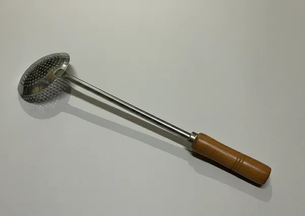 Stainless_Steel_Wood_Handle_Skimmer_Ladle_50_Cm