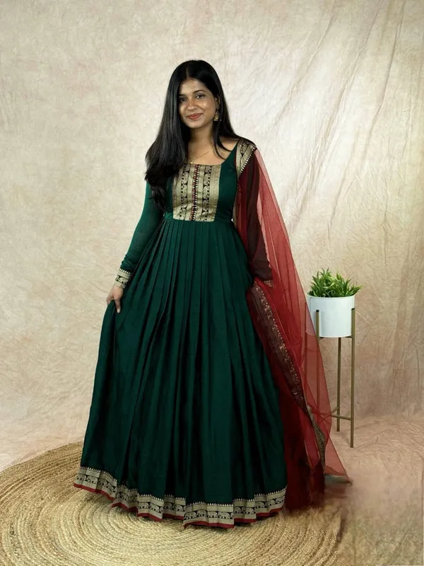 Green_Jacquard_Zari_Vichitra_Silk_Kurti_With_Dupatta_Set_For_Women