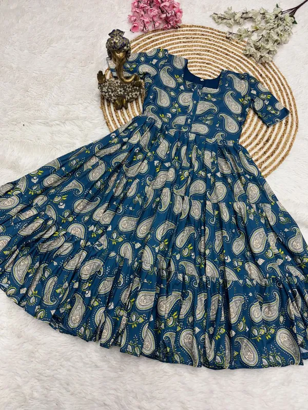 Introducing_JC_Real_Own_Modeling_New_Super_Trendy_Dress
