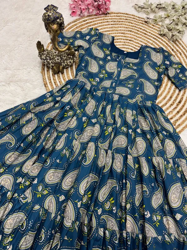 Introducing_JC_Real_Own_Modeling_New_Super_Trendy_Dress