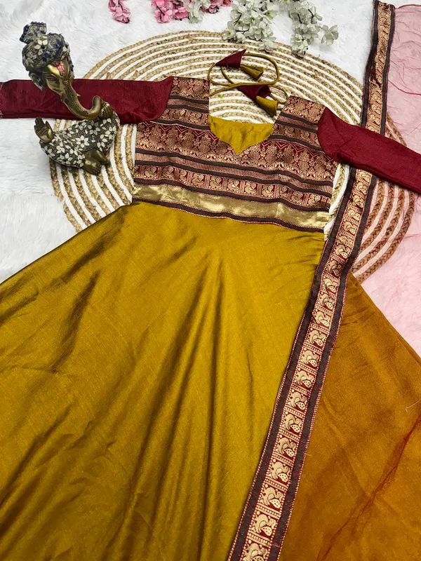 Introducing_New_Super_Trendy_Traditional_Outfit