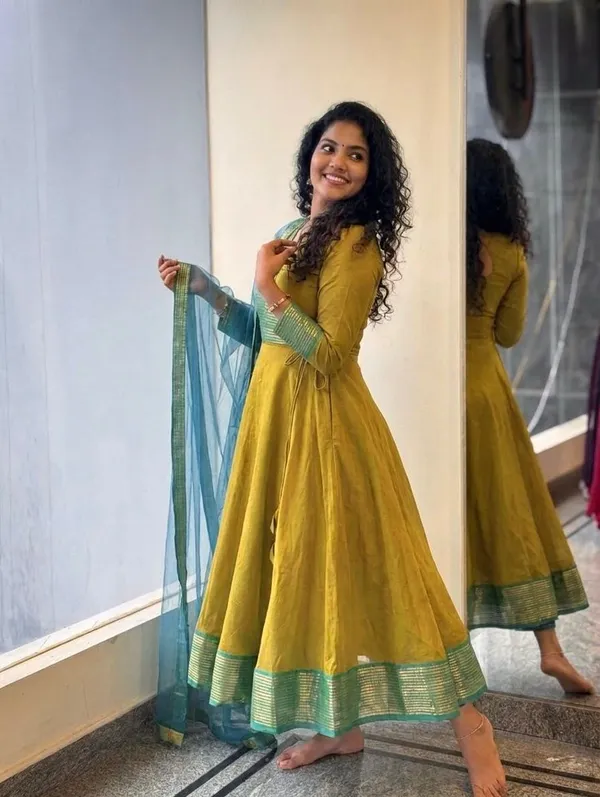Introducing_New_Super_Trendy_Traditional_Outfit