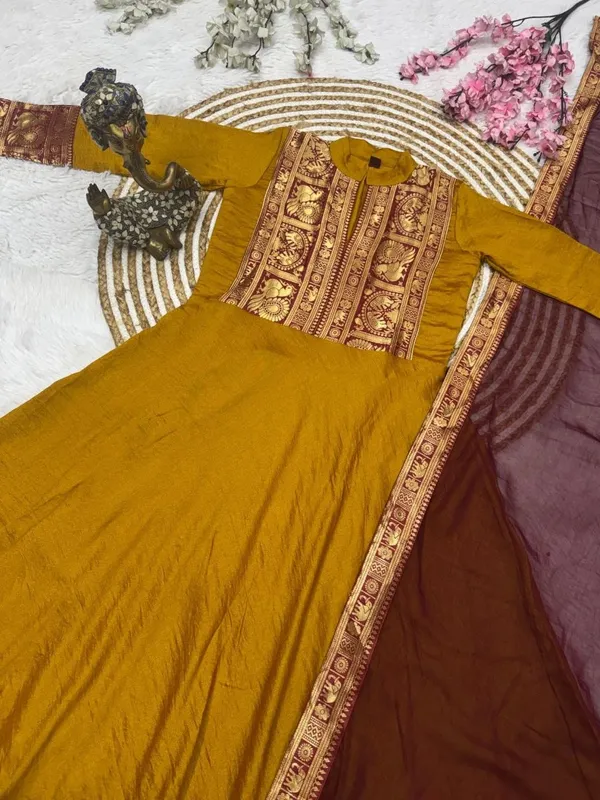 Introducing_New_Super_Trendy_Traditional_Outfit