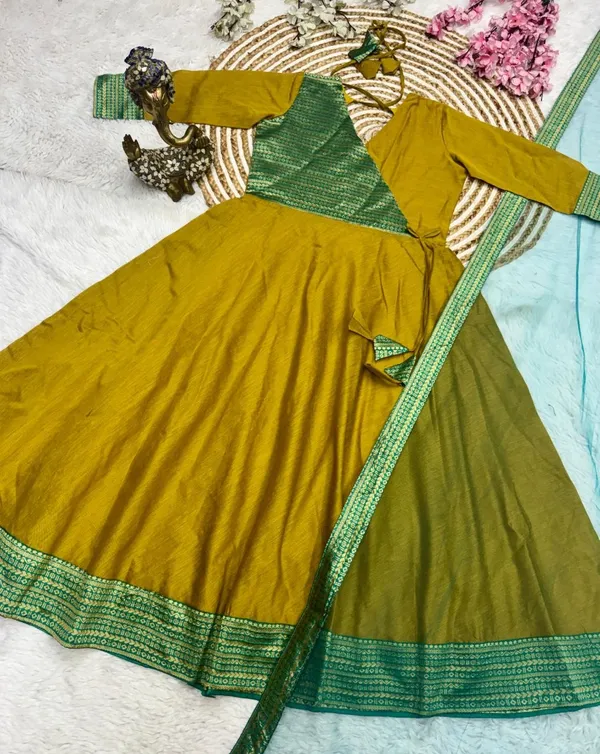Introducing_New_Super_Trendy_Traditional_Outfit