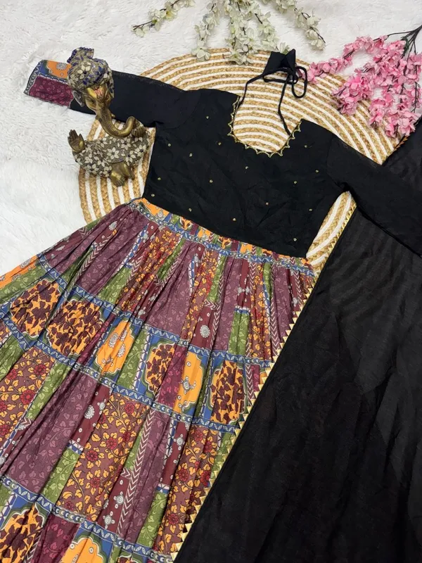 Introducing_New_Super_Trendy_Traditional_Outfit_with_real_Modeling