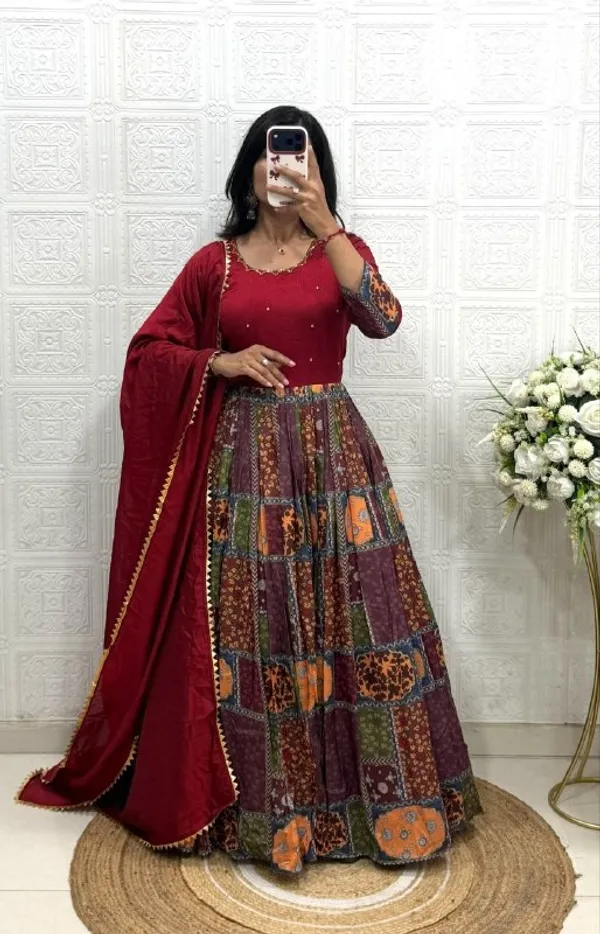 Introducing_New_Super_Trendy_Traditional_Outfit_with_real_Modeling