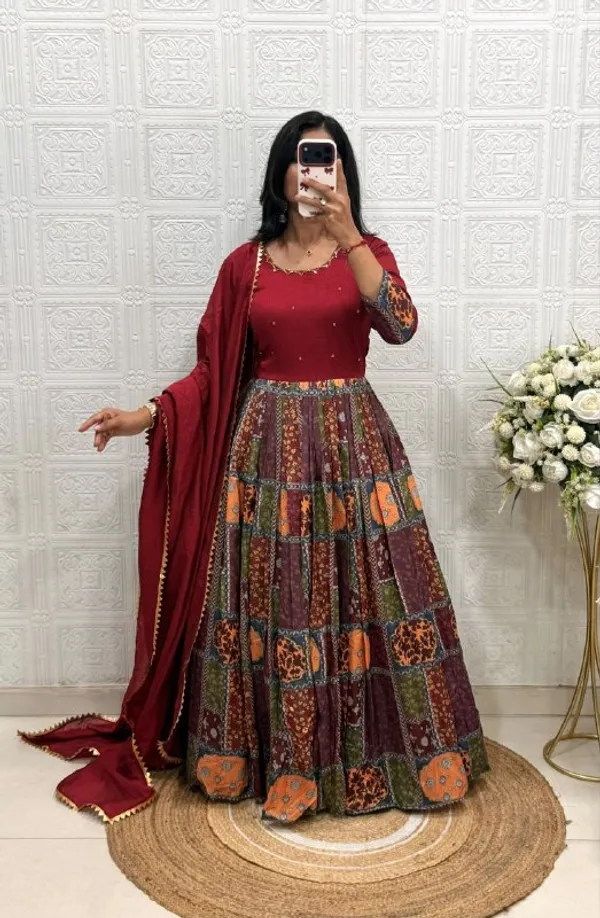 Introducing_New_Super_Trendy_Traditional_Outfit_with_real_Modeling