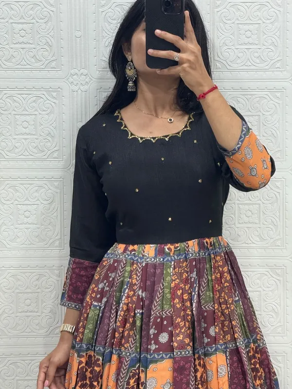 Introducing_New_Super_Trendy_Traditional_Outfit_with_real_Modeling