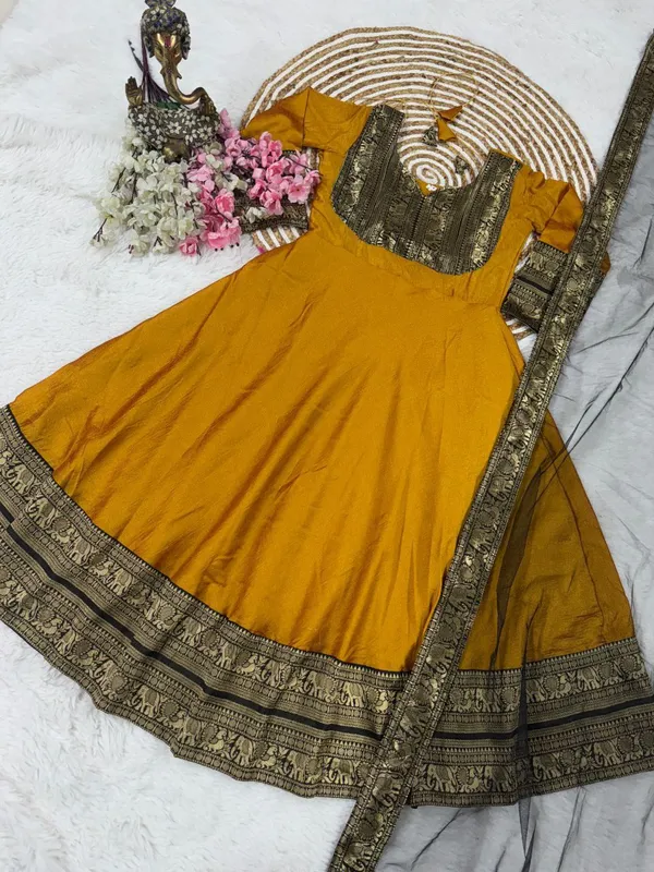 Mustard_Jacquard_Zari_Vichitra_Silk_Kurti_With_Dupatta_Set