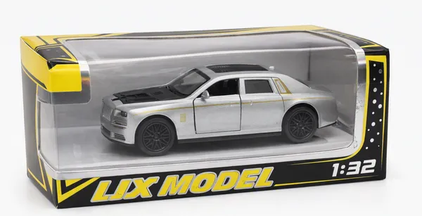 Luxury_Sedan_Die‑Cast_Model_(Silver)