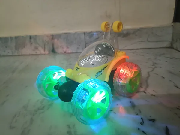 360_Degree_Stunt_Rolling_Rc_Car_Toy_With_LED_Lights