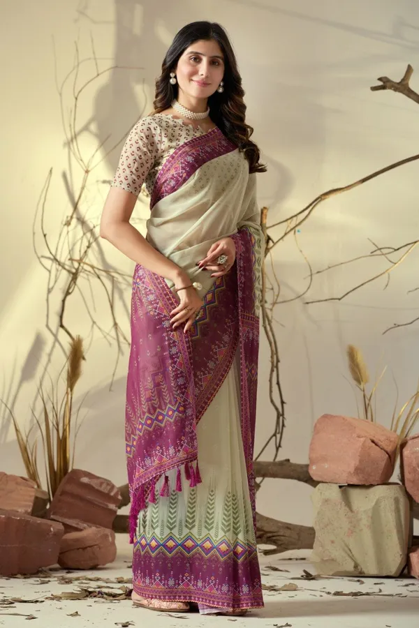 Cream_And_Pink_Georgette_Geometric_Printed_Tassel_Border_Saree_For_Women