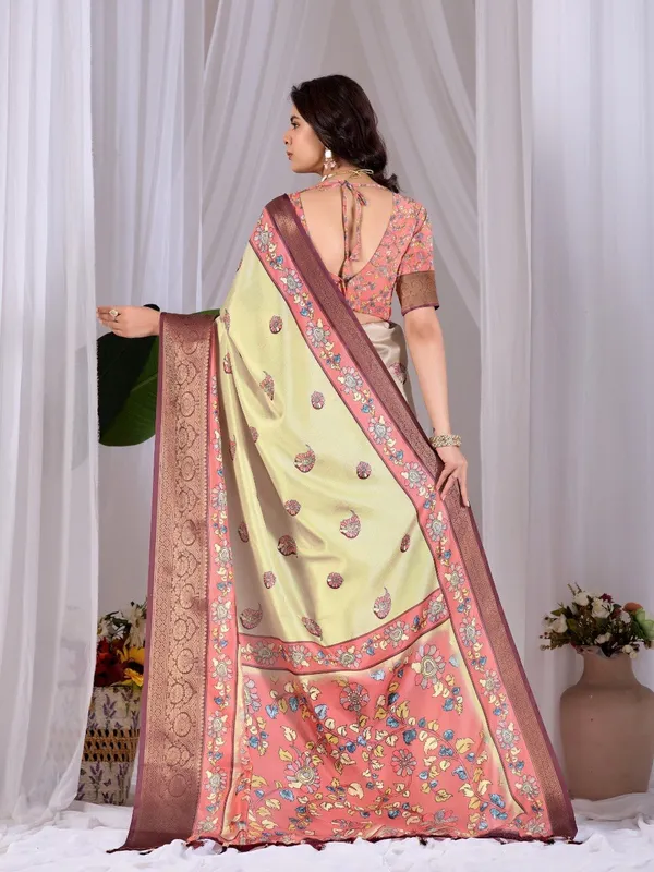 Cream_And_Peach_Lichi_Silk_Floral_Printed_Woven_Border_Saree_For_Women