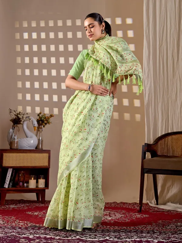 Pastel_Green_Linen_Cotton_Floral_Digital_Printed_Contrast_Border_Saree_For_Women