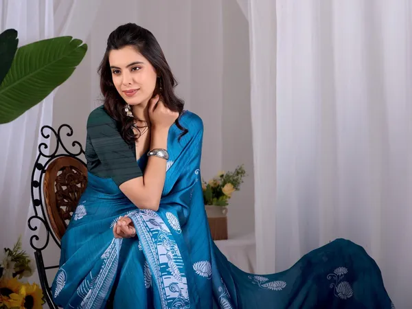 Teal_Blue_Satin_Georgette_Floral_Digital_Printed_Saree_For_Women