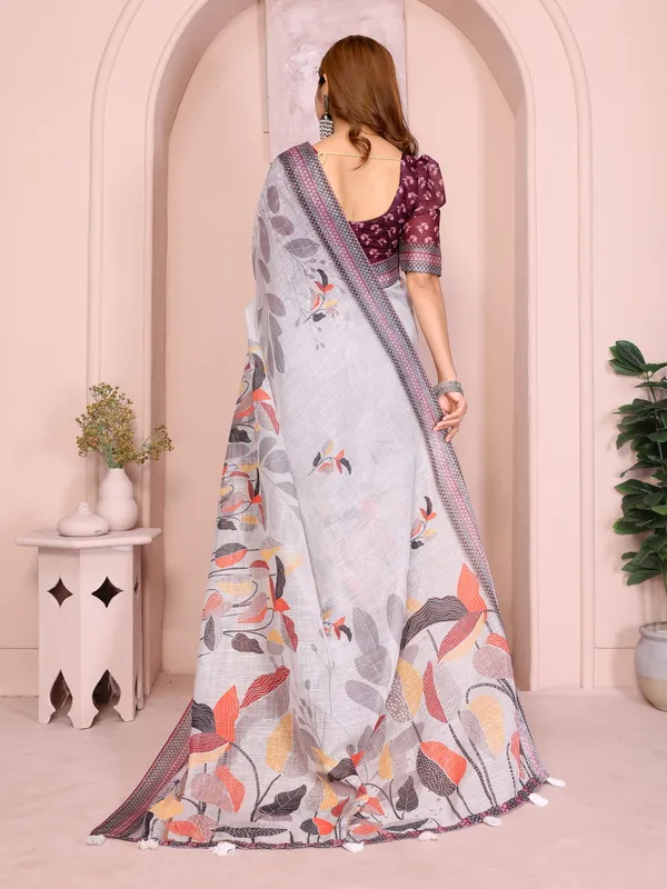 Elegant_Linen_Cotton_Saree_with_Autumn_Leaf_Print