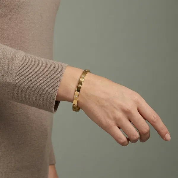 Gold_Alloy_Screw_Design_Bangle_Bracelet_For_Women