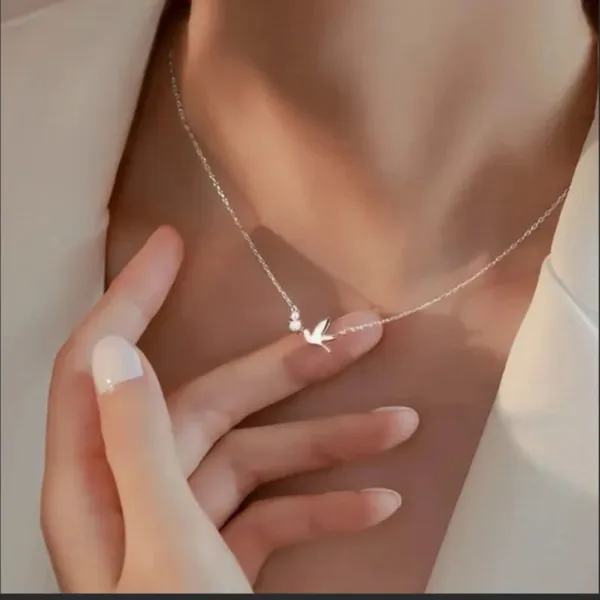 Silver_Alloy_Dove_Pendant_Necklace_For_Women