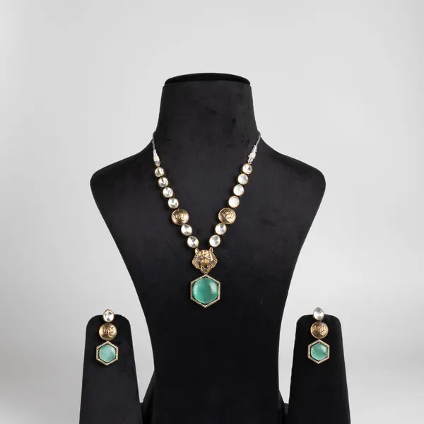 Green_White_Alloy_Emerald_Lion_Motif_Necklace_Set_For_Women