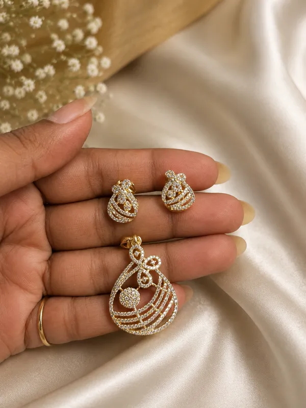Bloomelle_Pendant_Set