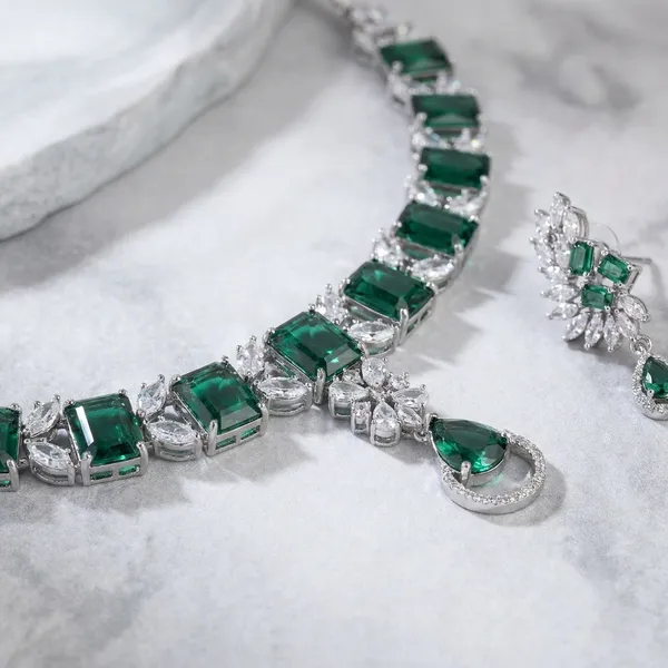 Silver_Green_Alloy_Emerald_Stone_Necklace_Set_For_Women