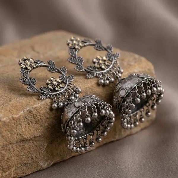 Silver_Alloy_Crystal_Stone_Chandelier_Earrings_For_Women