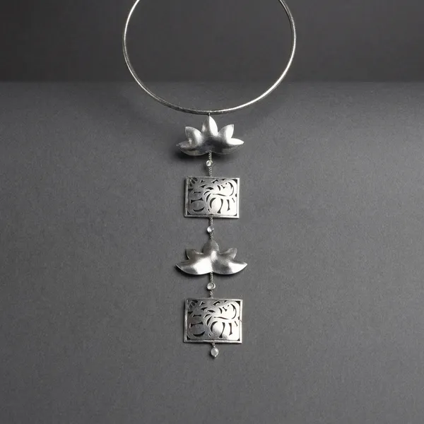 Silver_Alloy_Lotus_Motif_Tie_Necklace_For_Women
