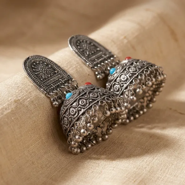Silver_Alloy_Kundan_Stone_Traditional_Jhumka_For_Women