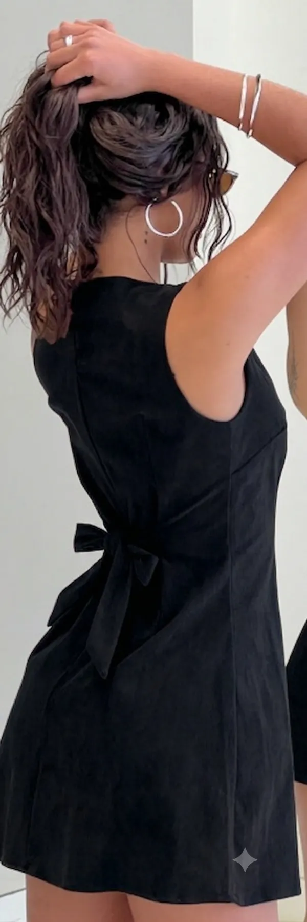 Black_Solid_Round_Neck_Sleeveless_Dress_For_Women