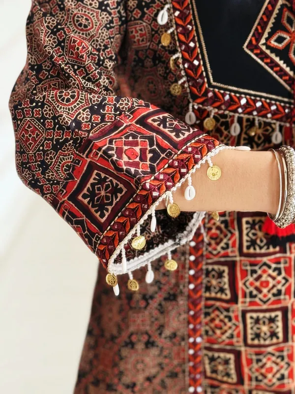 Beautiful_cotton_embroidery_cotton_kurta_set