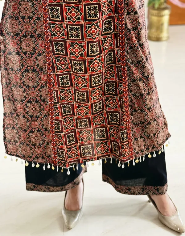 Beautiful_cotton_embroidery_cotton_kurta_set