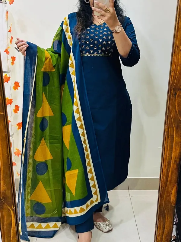 Beautiful_embroidery_cotton_kurta_set_