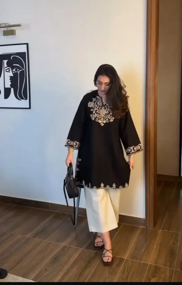 Black_White_Cotton_Embroidered_Kurta_&_Pant_Set