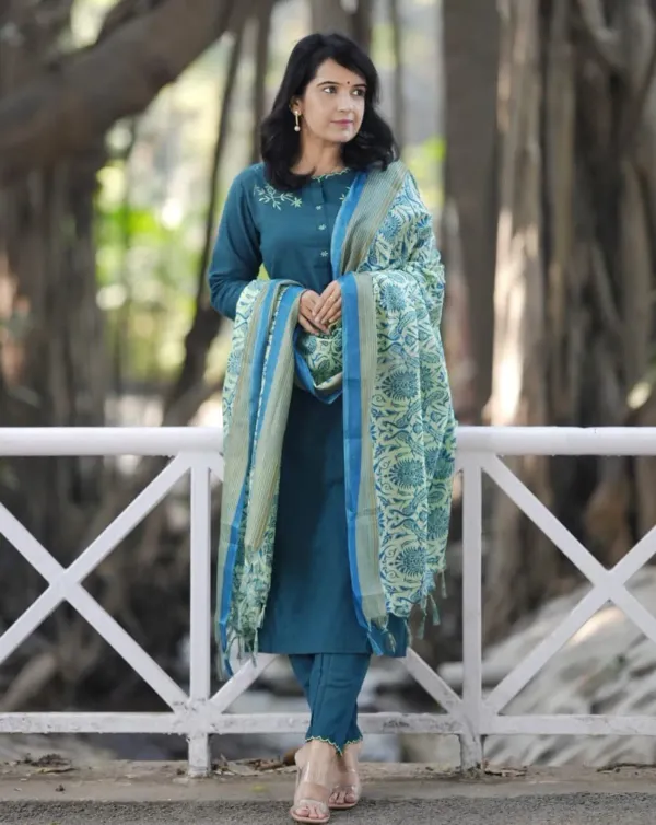 Blue_Trendy_Design_Cotton_Suit_Set