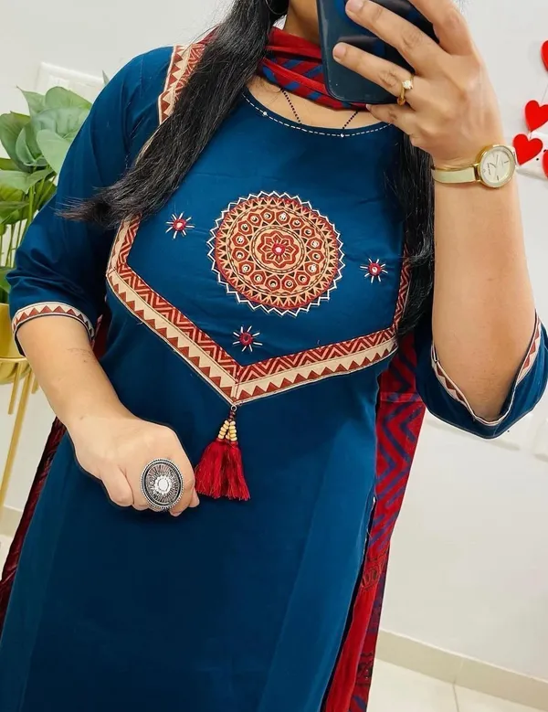 Blue_embroidery_cotton_kurta_set