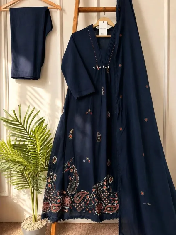 Blue_embroidery_cotton_kurta_set