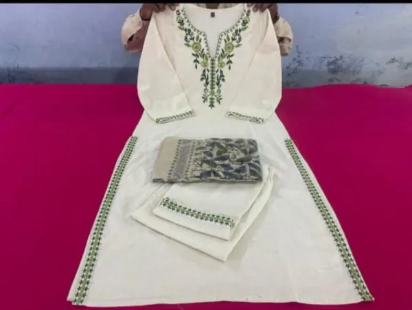 Cotton_Embroidered_Kurt_With_Pant_&_Khadi_Silk_Dupatta_Set