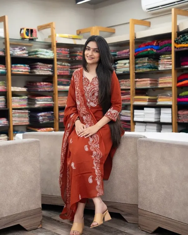 Cotton_Embroidered_Kurta_With_Pant_&_Dupatta_Set