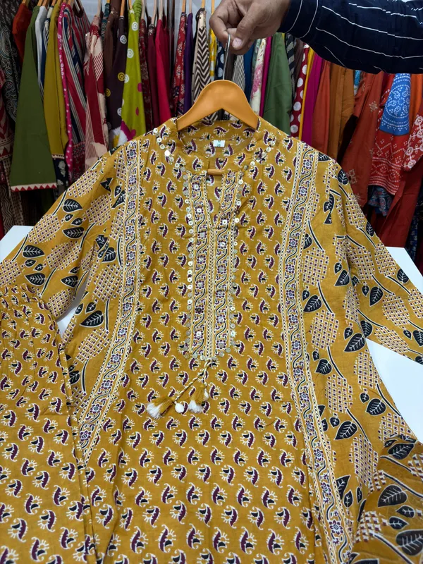 Elegant_Cotton_Flex_Kurta_Plazzo_Set_with_Dupatta