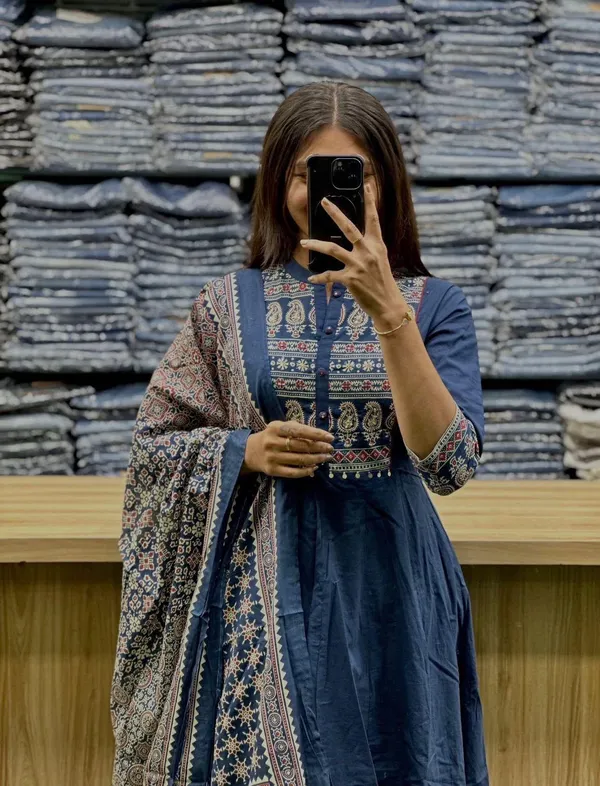 Graceful_Elegance_Premium_Cotton_Flairy_Suit_Set