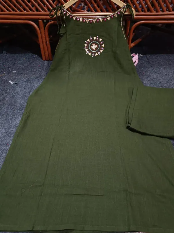 Green_Cotton_Cut_Sleeve_Embroidered_Kurta_&_Pant_Set