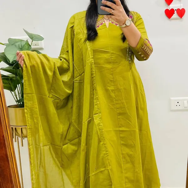 Green_Designer_A-Line_Suit_in_Mughal/Kalamkari_Embroidery_Kurti_Pant_Dupatta_Set