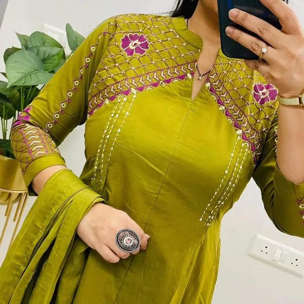 Green_Designer_A-Line_Suit_in_Mughal/Kalamkari_Embroidery_Kurti_Pant_Dupatta_Set
